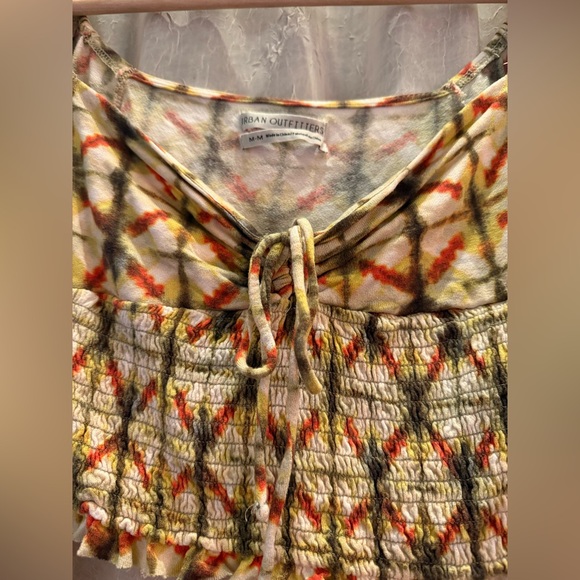 Urban Outfitters Crop Top - Picture 2 of 4